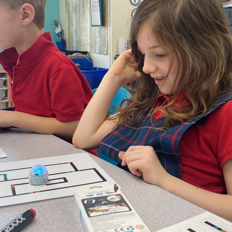 Kindergartners programmed the smallest robots at SFA, the Ozobots!