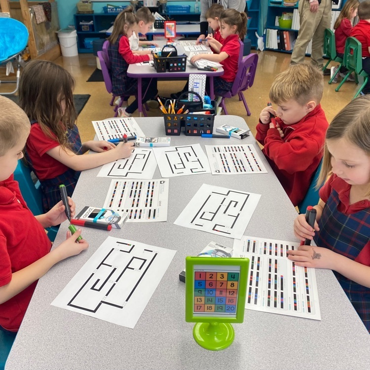 Kindergartners programmed the smallest robots of SFA, the Ozobots!